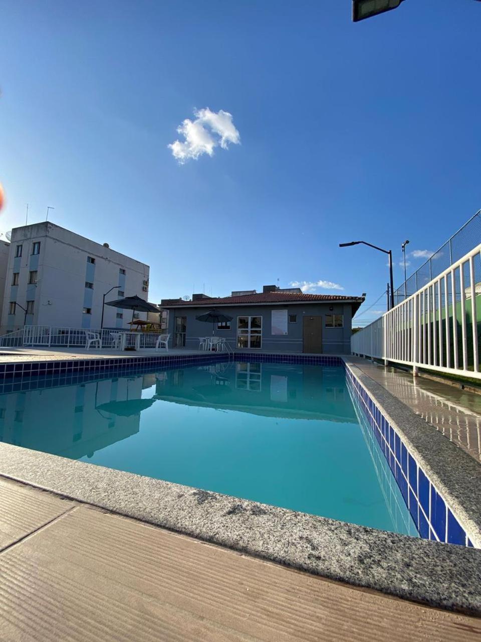 Ap Aconchegante Com Piscina E Estacionamento Proximo Ao Centro Apartman Feira de Santana Kültér fotó